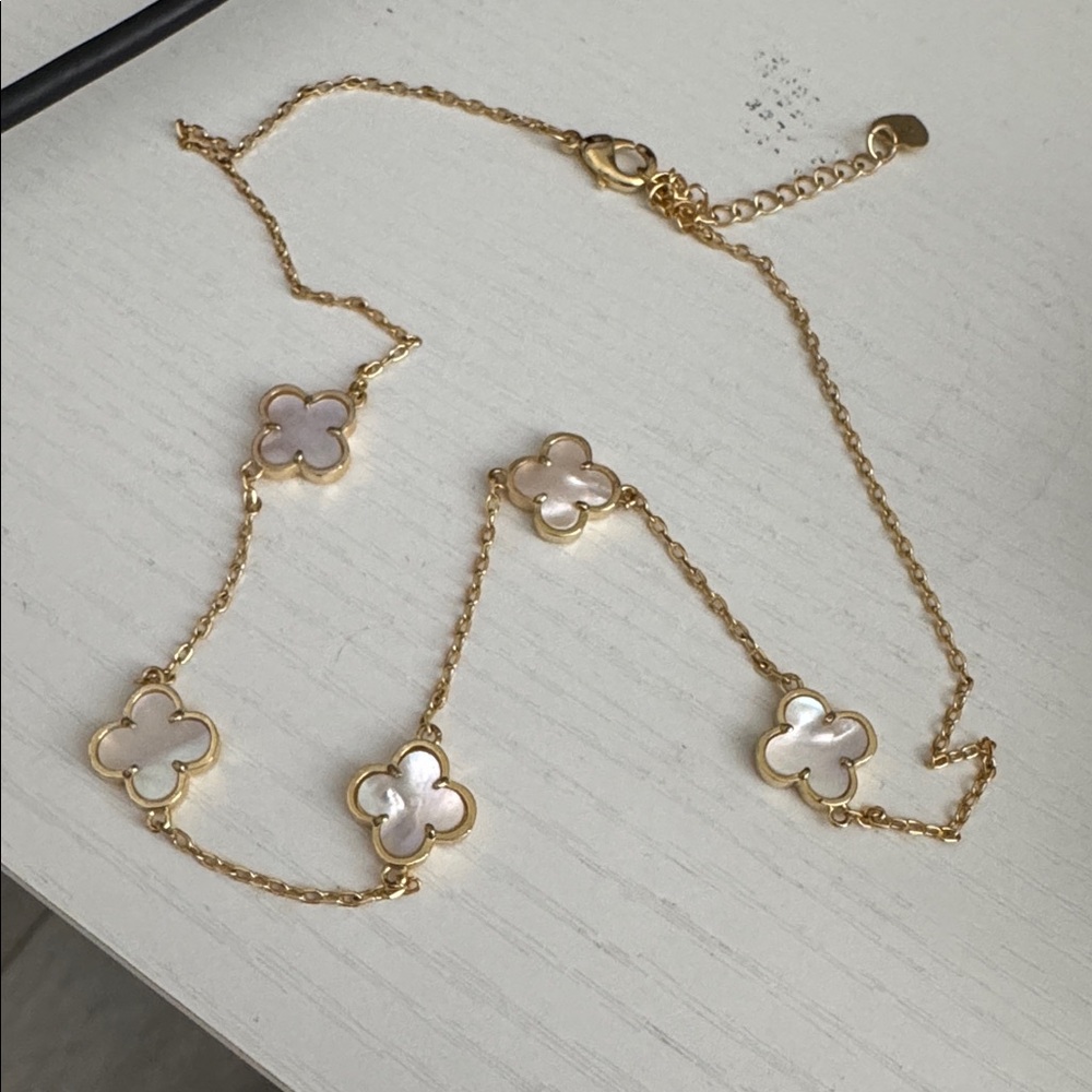 Gold Necklace with 5 Mother of Pearl Clover Pendants EVRY JEWELS - Picture 8 of 8